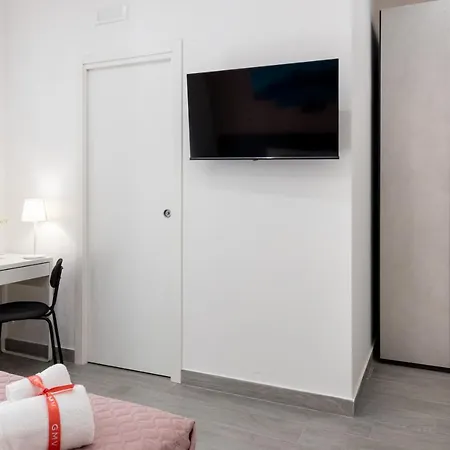 Couette-café Partenope 4*