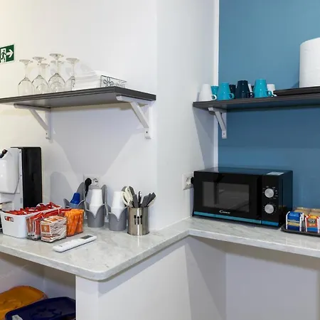 Partenope Oda ve Kahvaltı 4*